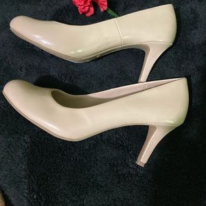 🌹Comfort plus cream heels pump classic shoes 8.5w